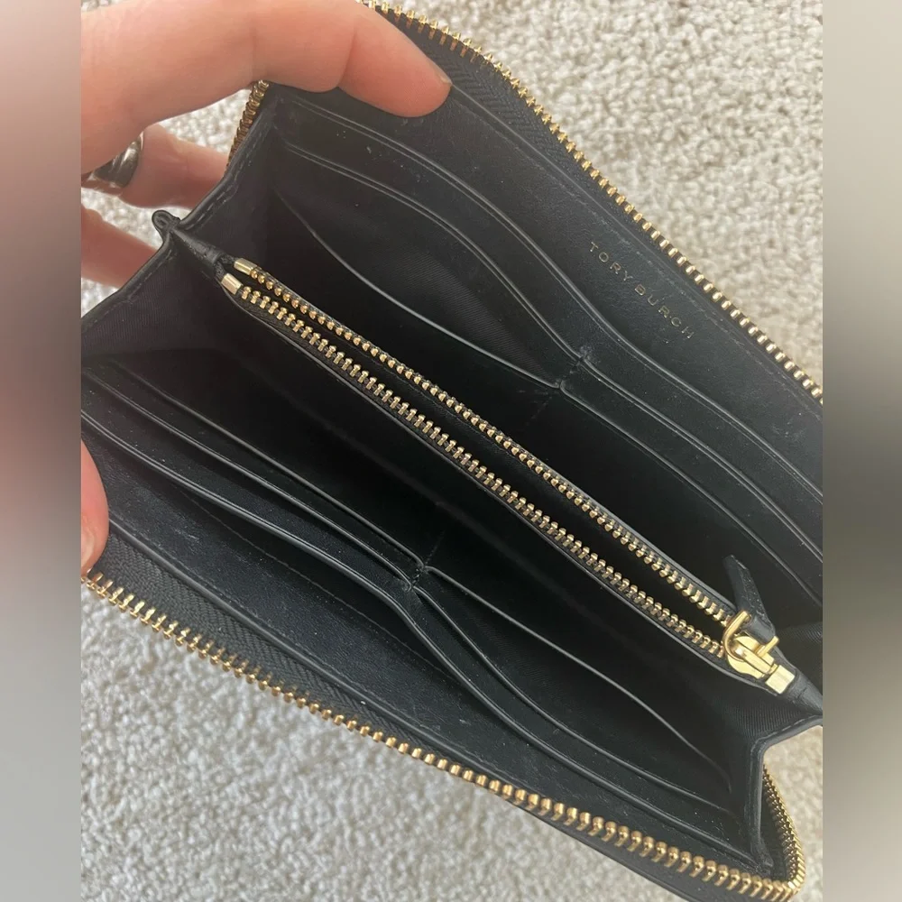 Tory burch continental wallet. Great condition